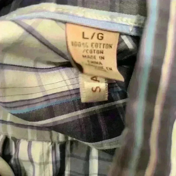 Tommy Bahama Men’s Button Down Plaid Shirt - Picture 5 of 6